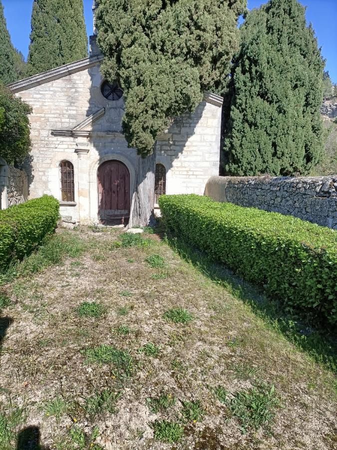 A Deux Pas D'Avignon Villa Aramon Exterior photo